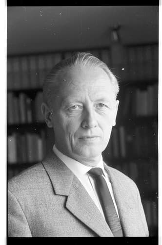 Photo of Karl Dietrich Erdmann