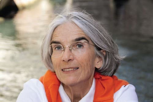 Photo of Donna Leon