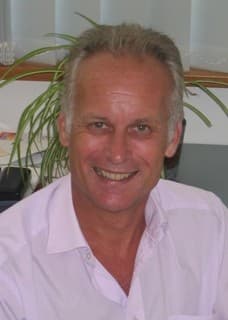 Photo of Simon Clarke