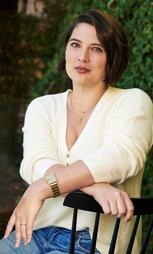 Photo of Taylor Jenkins Reid