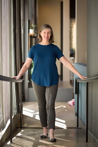 Photo of Amanda Lauer