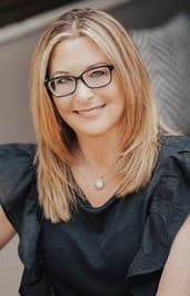 Photo of Carly Phillips