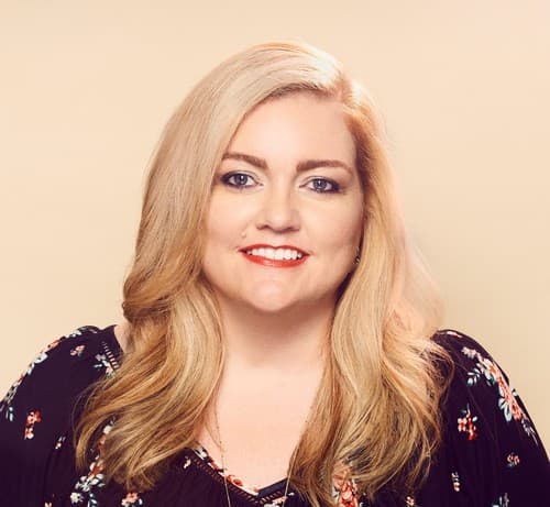 Photo of Colleen Hoover