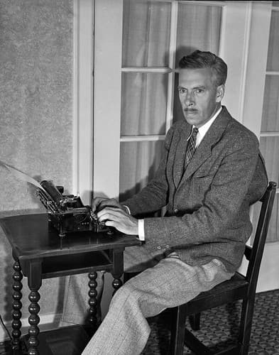 Photo of Harold Lamb