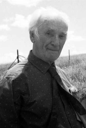 Photo of Garth Williams