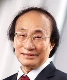 Photo of Louis H. Y. Chen