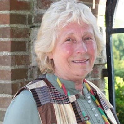 Photo of Shirley Harrison