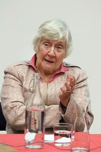 Photo of Shirley Williams