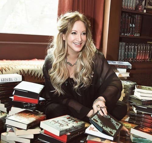 Photo of Leigh Bardugo