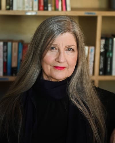 Photo of Karen Bayly