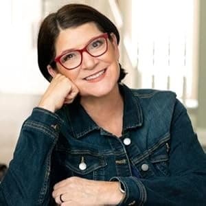 Photo of Lauren Rowe