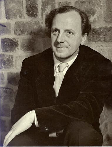 Photo of Leslie Martin