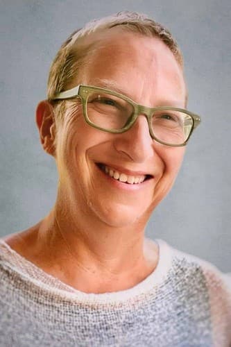 Photo of Laura Davis