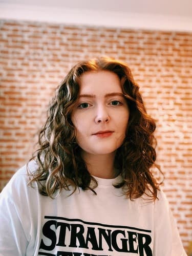 Photo of Alice Oseman