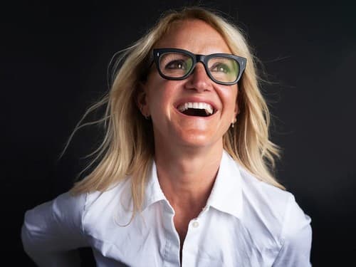 Photo of Mel Robbins