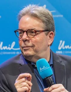 Photo of Douglas Kennedy