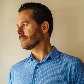 Photo of Andrew Grant