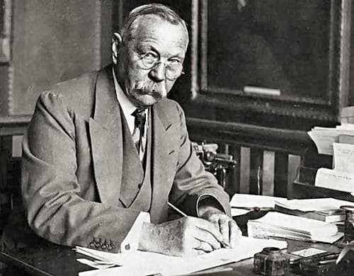 Photo of Arthur Conan Doyle