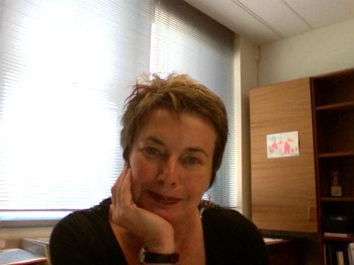 Photo of Lesley Farrell