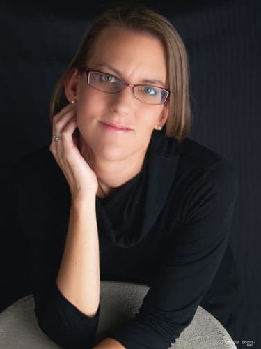 Photo of Julie Kenner