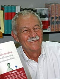Photo of Eduardo Mendoza
