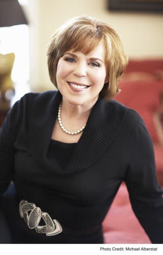 Photo of Robyn Carr