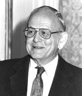 Photo of Garrett Hardin