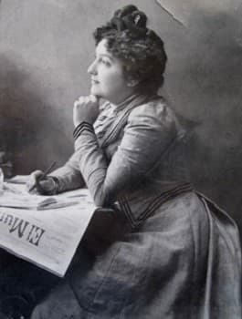 Photo of Carmen de Burgos