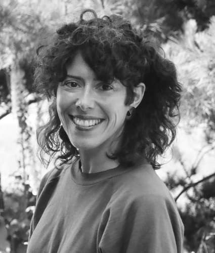 Photo of Leslie Scalapino