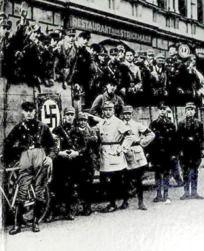 Cover image for Prelude to War (World War II)