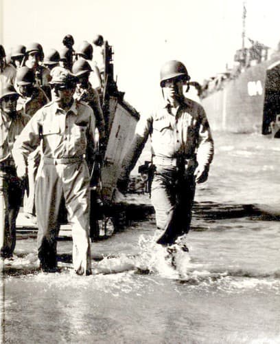 Cover image for Return to the Philippines (World War II)