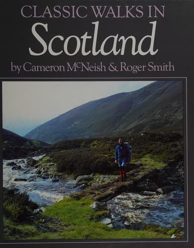 Cover image for Classic walks in Scotland