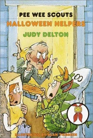 Cover image for Halloween Helpers (Pee Wee Scouts)