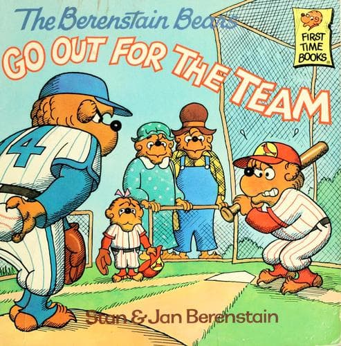 Cover image for The Berenstain bears go out for the team