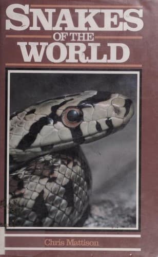 Cover image for Snakes of the world