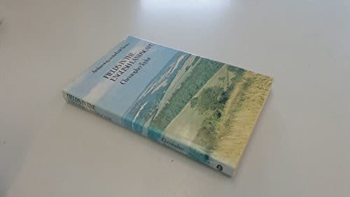 Cover image for Fields in the English landscape