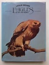 Cover image for Eagles of the world