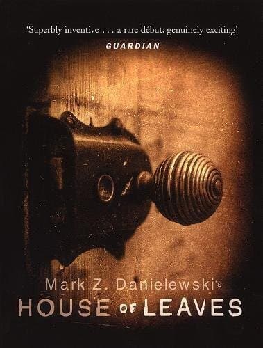 Cover image for House of leaves